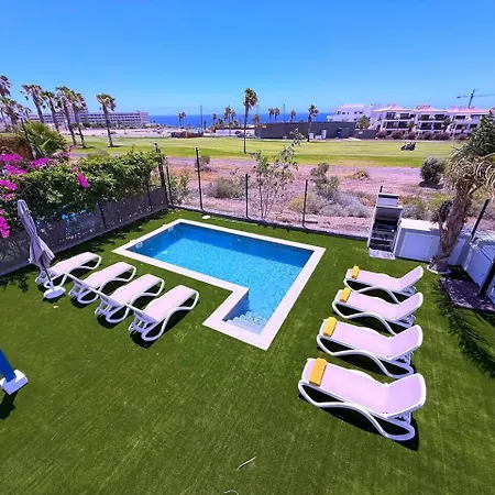 Red Princess - Private Heated Pool וילה