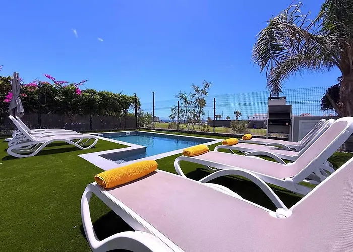 Villa Red Princess - Private Heated Pool *