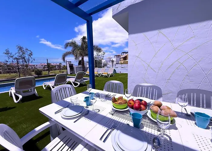 Red Princess - Private Heated Pool *