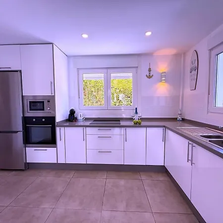 Villa 4 Red Princess - Private Heated Pool *