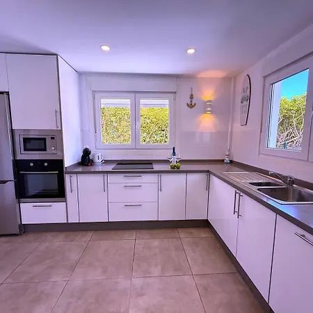 Villa 4 Red Princess - Private Heated Pool *