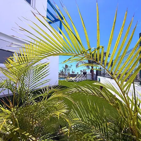 Red Princess - Private Heated Pool Vila *