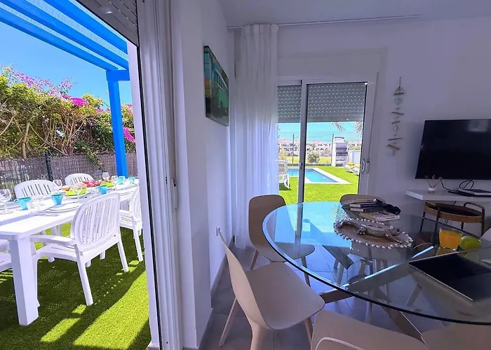 Red Princess - Private Heated Pool Vila