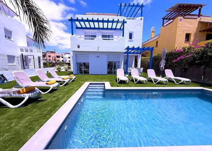 Red Princess - Private Heated Pool *