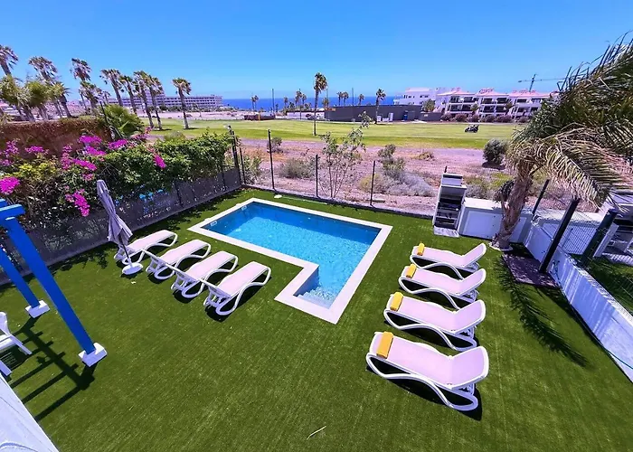 Red Princess - Private Heated Pool Vila